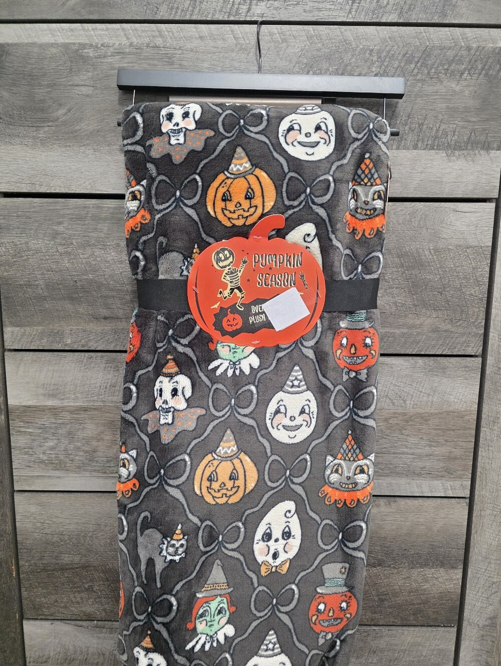 Vintage Look Johanna Parker Halloween Throw Blanket Viral New 60" x 70"
